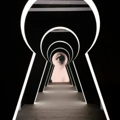 For a sangeet inspired by the artist Yayoi Kusama, we created an immersive experience starting with this grand keyhole entrance. It set the tone for an evening of illusion and artistry, inviting guests into a world where decor becomes a bold statement.