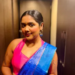 A close-up of my look for a wedding gig. I pay attention to the details to ensure my appearance complements the beautiful decor and atmosphere of your event.