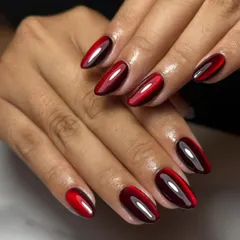You can never go wrong with a classic red, but our cat-eye finish takes it to the next level. This deep red magnetic polish gives a rich, velvety dimension that shifts in the light.