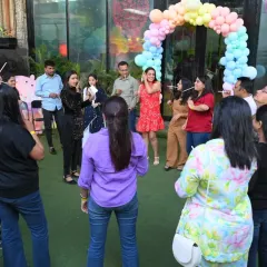 Even the adults get in on the fun at our parties. We organize games and activities that everyone can enjoy, ensuring a lively and inclusive atmosphere throughout the event.