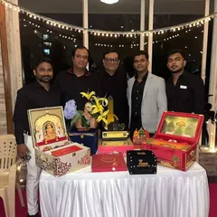 Our team celebrating our win at the International Iconic Awards. We are grateful for the recognition and motivated to continue pushing the boundaries of invitation design, blending tradition with innovation.