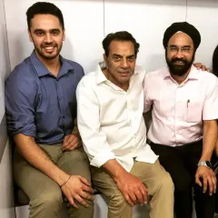 I had the privilege of knowing the late cinema legend, Shri Dharmendra Ji, personally at the clinic. Here I am with him and my father, Dr. Harvinder Marwah. His humility and grace were truly remarkable.