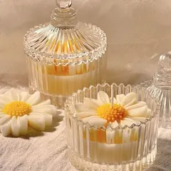 One of my favorite designs: the daisy candle in a mini crystal candy jar. This is a great option for wedding favors, corporate gifting, and more.