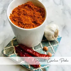 A closer look at my Peanut Garlic Podi, with some of the fresh ingredients I use. You can see the whole red chillies and garlic that give this authentic podi its signature robust flavour and beautiful colour.