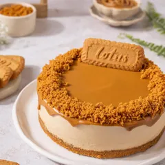 This Biscoff cheesecake was a dream to shoot. I used bright, even lighting to highlight the smooth, creamy texture and the signature caramel drip, making it look absolutely delicious.