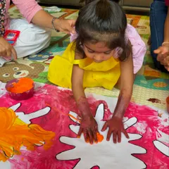 Pure, messy joy! This is what it's all about. I encourage kids to get their hands dirty and truly connect with the materials. This kind of sensory painting is not just fun, it's fantastic for their creative development.