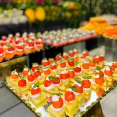 These colorful morsels of pineapple and cherry tomatoes are a perfectly sweet and healthy dessert. Each skewer is packed with fresh flavour for a guilt-free indulgence.