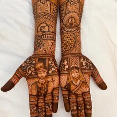 A close-up of a beautiful couple portrait. My goal is to make the faces look realistic and full of expression, turning your hands into a canvas for your love story.