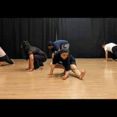 Kickstart your journey in contemporary dance. This image captures the focus and determination of our students in our basic contemporary class.