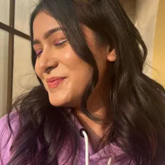 A full view of the gradient liner look, showing how it adds a fun and creative element to an otherwise simple makeup style. It is all about having fun with your skills.
