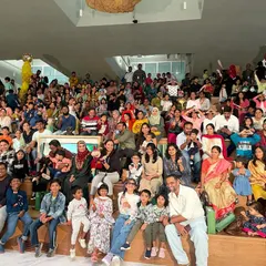 Performing for a massive audience of over 1000 people at a corporate family day for Kalpataru in Hyderabad. The best part is when adults tell me they had even more fun than the kids.