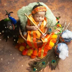 Celebrating culture and tradition is so close to my heart. For Janmashtami, I love transforming little ones into the most adorable Kanha, complete with a flute, peacock feathers, and pots of butter, all within a divine and safe studio setup.