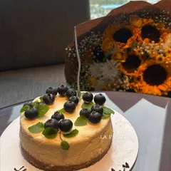 My classic eggless blueberry cheesecake, topped with fresh blueberries and mint leaves. It's creamy, tangy, and absolutely delicious.
