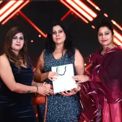 A moment of immense gratitude. Being recognized as a Guest of Honor at this glamorous event was a truly humbling experience.