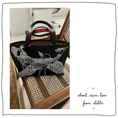A beautiful example of our Gond art edit on a Short Sam tote, shared by our patron Garima. This traditional art form is hand-painted by skilled artists directly onto the leather, making each bag a unique piece of wearable art.