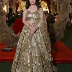 Golden glam for an unforgettable night. This client is wearing a stunning all-gold lehenga, and I created a soft, glowing makeup look to match.