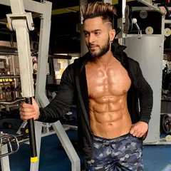 The groundwork for all happiness is good health. A shot from the gym showing the level of ab definition and vascularity that comes from a disciplined lifestyle.