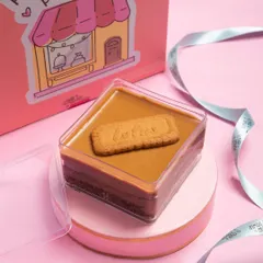 My Biscoff cake tub is a bestseller. It features layers of moist cake, creamy Biscoff mousse, and is topped with a smooth Biscoff spread and a signature cookie.