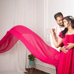 Pre-wedding shoots should be full of life and romance. Here, I used a flowing trail on the gown to add a sense of movement and drama, creating a dynamic and unforgettable shot for the couple.