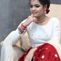 Looking for that elegant and subtle bridal makeup look for your big day? This is what I love to create, a look that feels timeless and beautiful.