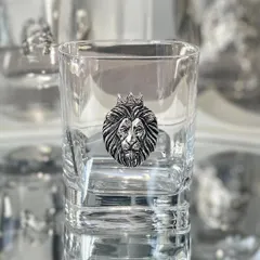 For a touch of royalty, I created these whiskey glasses featuring a majestic, crowned lion head emblem in silver.