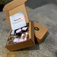 A closer look at one of my Perfume Making Kits, complete with a thank you note. It’s a thoughtful and interactive gift, perfect for corporate teams or personal celebrations.