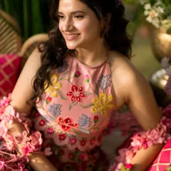Another gorgeous shot of Yogita's fresh-faced Mehendi look. The natural light highlights her dewy skin, a signature style I love to create for my brides.