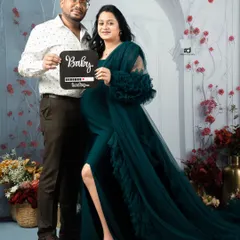 "Baby loading..." This fun and modern prop is a great way to add some humor and personality to your pregnancy announcement photos.