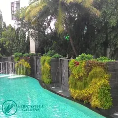 This project for the Sahara Star hotel combines a vertical garden with water features along the swimming pool. It creates a natural, private oasis in the heart of the city.