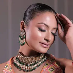 Embracing the beauty of traditions with a stunning mehendi makeup look. Soft hues, radiant skin, and intricate artistry to complement the joyous celebrations.