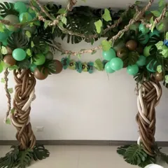 I can create a real jungle adventure right in your home. This jungle theme entrance uses special balloon twisting techniques to make tree trunks, complete with vines and leaves, that will wow your guests from the moment they arrive.