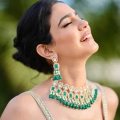 A close-up on the beautiful jewellery that completed this look. The right accessories are essential to elevate any outfit.
