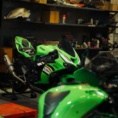 A Kawasaki Ninja ZX-10R getting some final checks before heading out to the MMRT circuit for a track day.