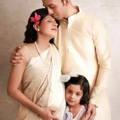 Celebrating the journey to motherhood is so special, especially when a big sister is waiting to meet her new sibling. This maternity session captures the love and anticipation of a growing family.