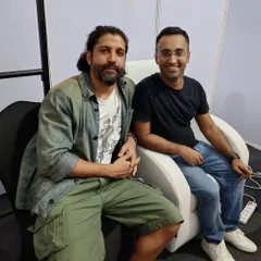 Backstage with celebrated actor and musician Farhan Akhtar after sharing the stage with him and Parikrama. I enjoy collaborating with artists from across the entertainment industry.