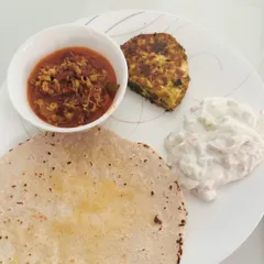 This is a real plate from one of my vegetarian clients who is working to lose weight and lower their HbA1c. We focused on increasing protein with paneer and sprouts while shifting to complex carbs, proving that a vegetarian diet can be powerful for metabolic health.