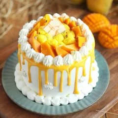 When mango season is here, we celebrate with creations like our Mango Rasmalai Cake. It’s a beautiful fusion of fresh, juicy mangoes and the timeless flavor of rasmalai, finished with a delicate drip design.