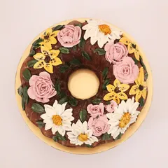 Floral bundt cakes are a great option for those who don’t like a lot of frosting but still want a stunning cake for their celebration. What kind of cake do you prefer?