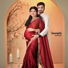 A traditional saree brings such elegance and grace to a maternity portrait. This studio session combines classic attire with a soft, warm backdrop for a timeless and culturally rich memory.