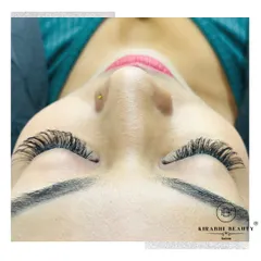 Here’s a close up of a finished volume lash set. Notice how full and fluffy they look. I carefully apply each fan to create this dense, dramatic effect while making sure your natural lashes stay healthy.