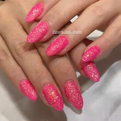 Another shot of these incredible pink glitter nails. The way they catch the light is just mesmerizing. This is what I call a "glow-getter" set.