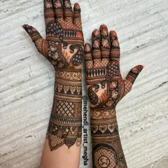 For this engagement bride, I hid her and her fiancé's initials 'S' and 'J' within the design. One hand features a classic peacock, while the other holds this special secret.