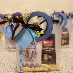 Welcoming a new life is such a precious moment. This newborn announcement hamper was designed with care, featuring gentle colors and thoughtful treats to share the family's happiness with their loved ones.
