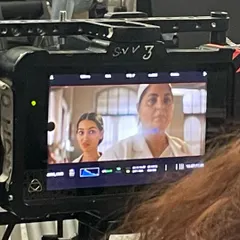 A behind the scenes look from the monitor on the set of 'Dange/Por'. It's fascinating to see how the scene is being framed and captured in real-time by the director of photography.