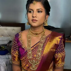 Another angle of Lekhana's engagement look. The makeup is subtle yet elegant, designed to look beautiful in person and in photos.
