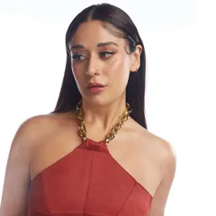 For Kishu Shroff's feature in GQ Best Dressed, I went with these sharp, sculpted finger waves. This style is all about precision and gives a high fashion, almost vintage feel while still being modern. It’s a look that really shows off the structure and shine of the hair.