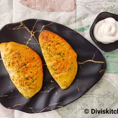 I've recently added mini garlic breads to my party box menu. They are baked to be crispy on the outside, soft on the inside, and loaded with cheesy, garlicky flavor.