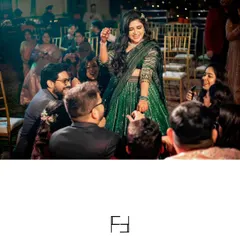 A fun moment from the Sangeet night, with the bride playing games with her guests. It’s these interactive and joyful moments that make for unforgettable memories.