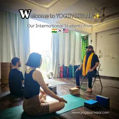 We warmly welcome students from around the world to our Yogiparivaar. Here, our guru guides international students through a meditation session, creating a peaceful and focused environment for learning.