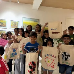 The perfect end to a perfect party. These young artists are proudly showing off the tote bags they designed and painted themselves during a creative birthday celebration at our studio.